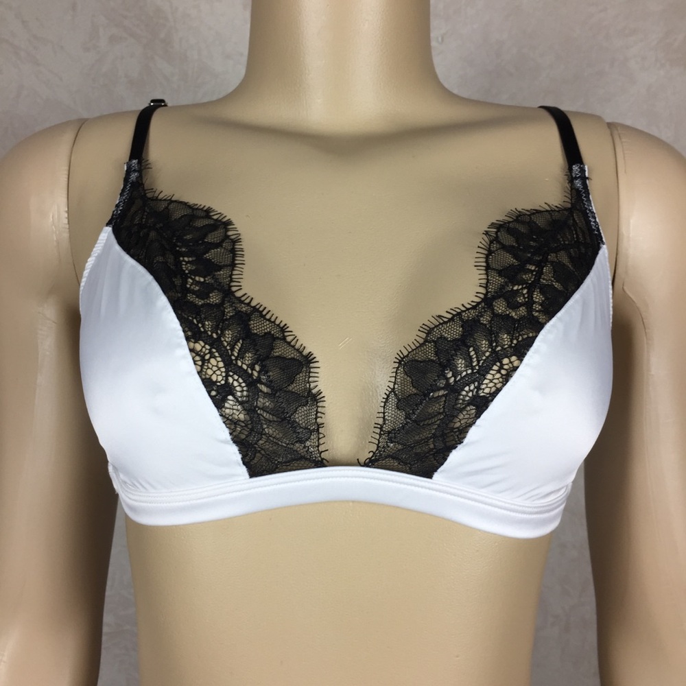 Victoria’s Secret White and Black Bra - Picture 1 of 4